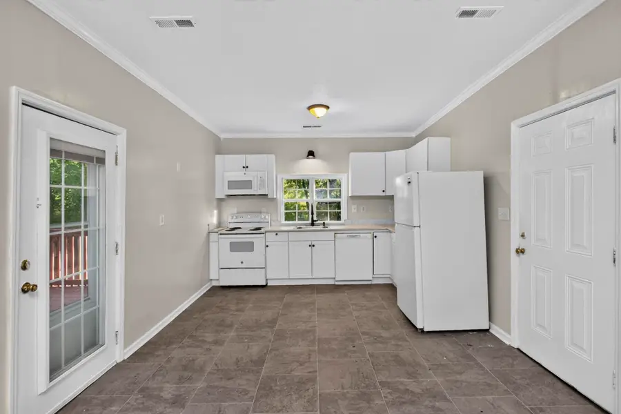 329 W 14th St, Columbia, TN 38401 - #3
