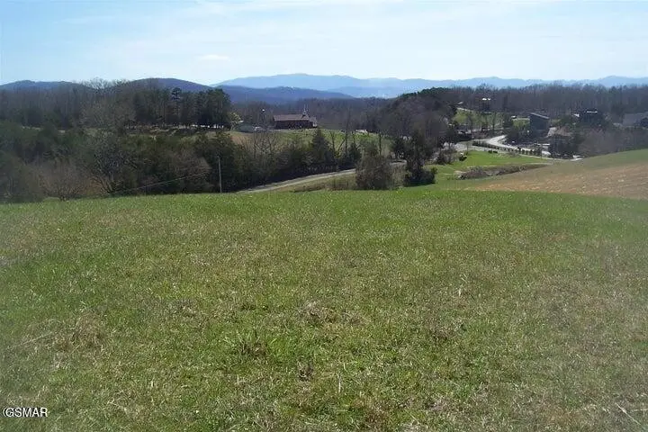 3 Flat Creek Rd, Sevierville, TN 37876 - #1