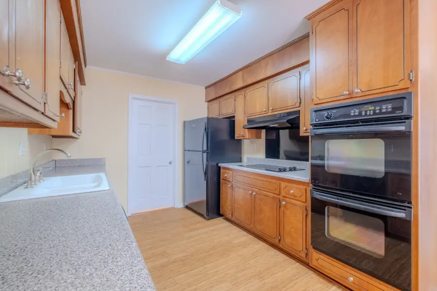 401 Twelve Oaks Rd, Tullahoma, TN 37388 - #3