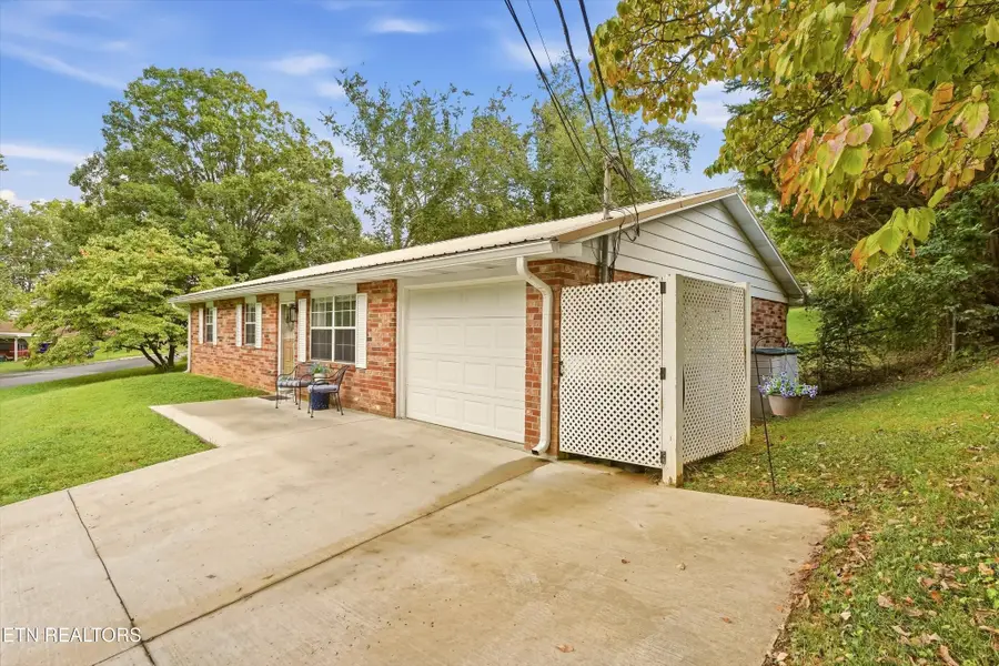 5608 Ridgetop Rd, Knoxville, TN 37921 - #2
