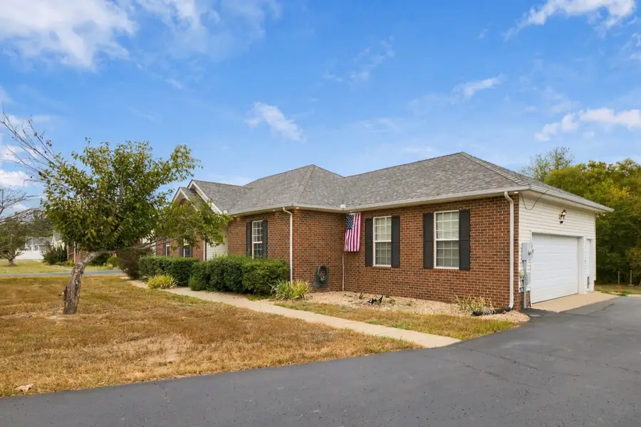 607 Meadowlark Dr, Shelbyville, TN 37160 - #3