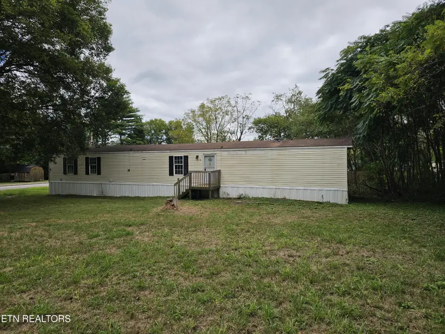 627 W Strang St, Rockwood, TN 37854 - #3