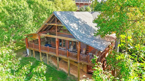 3620 Moonshine Way, Gatlinburg, TN 37738