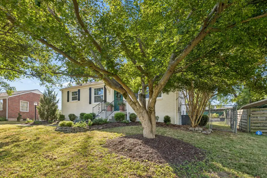 2104 Geneiva Dr, Nashville, TN 37216 - #2