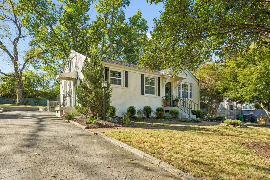 2104 Geneiva Dr, Nashville, TN 37216 - #3