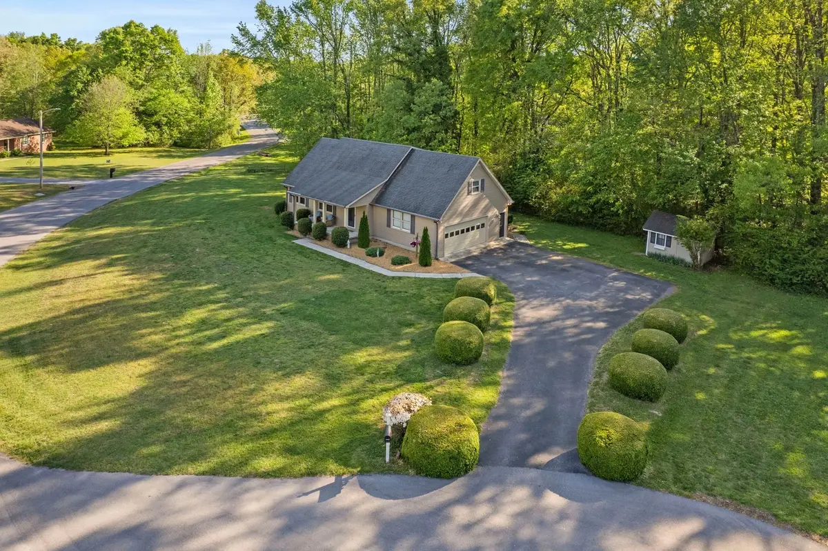 303 Rutledge Ave, Tullahoma, TN 37388 - #1