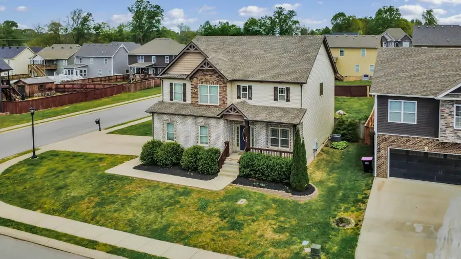 109 Easton Dr, Clarksville, TN 37043 - #2