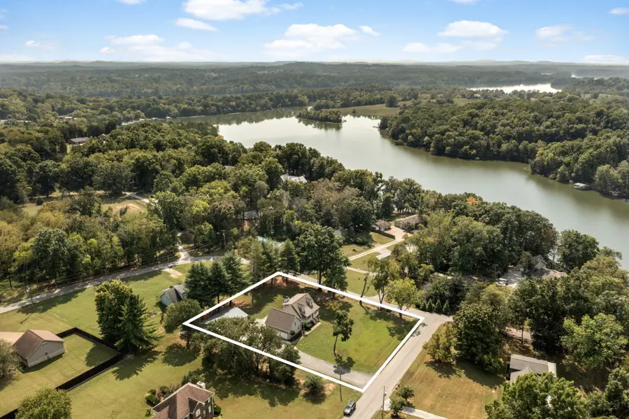 1166 S Wrights Ln, Gallatin, TN 37066 - #2