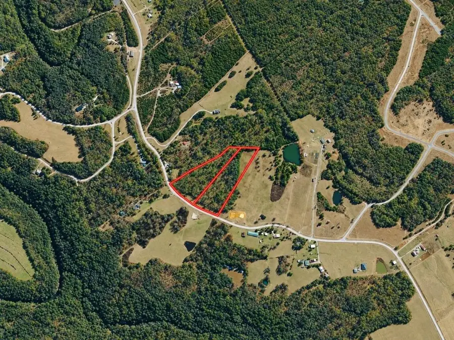 2 Nashville Hwy, Deer Lodge, TN 37726 - #3