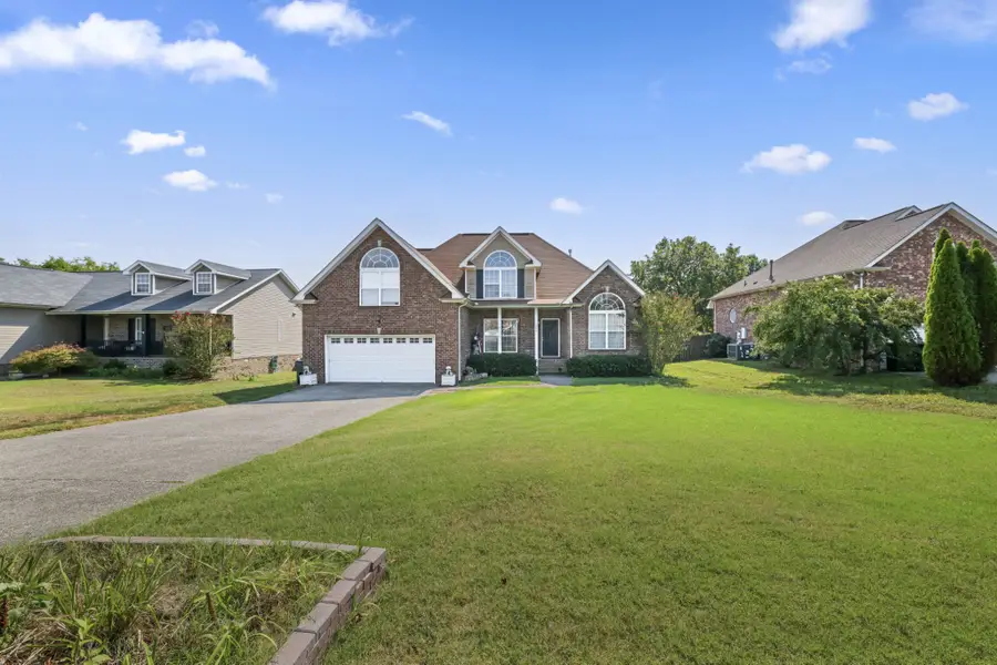 1295 Wentworth Dr, Gallatin, TN 37066 - #2