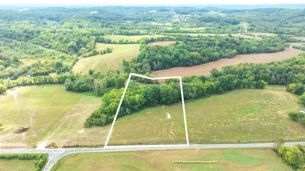 7 Craig Bridge Rd, Williamsport, TN 38487