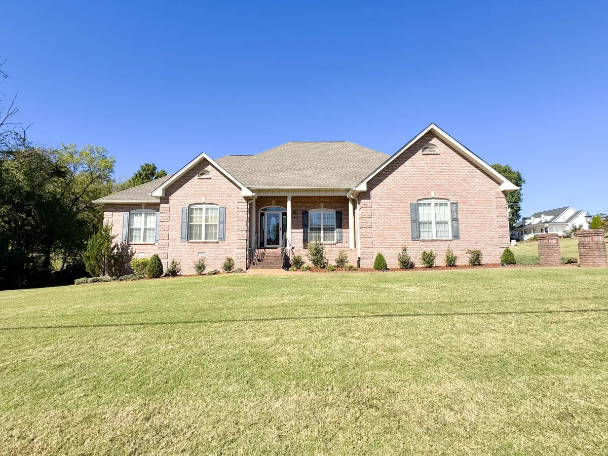 340 Woodlands Dr, Gallatin, TN 37066 - #1