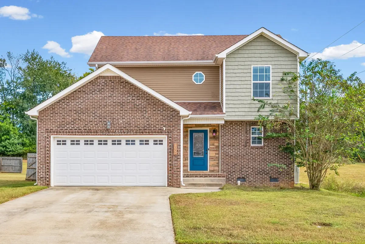 1002 Harding Dr, Clarksville, TN 37042 - #1