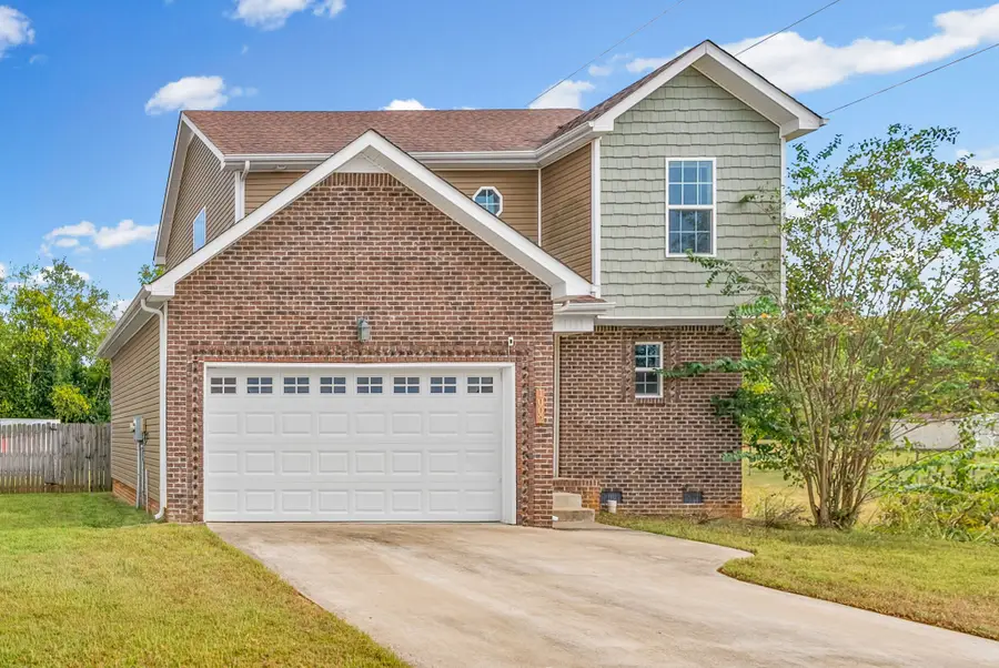 1002 Harding Dr, Clarksville, TN 37042 - #2