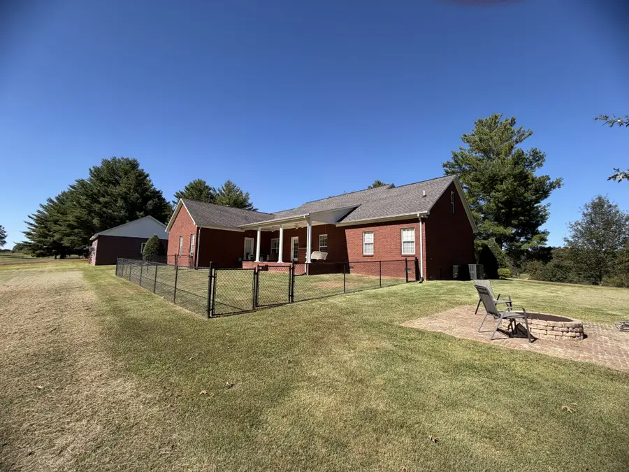 266 Kelsey Dr, Lawrenceburg, TN 38464 - #3
