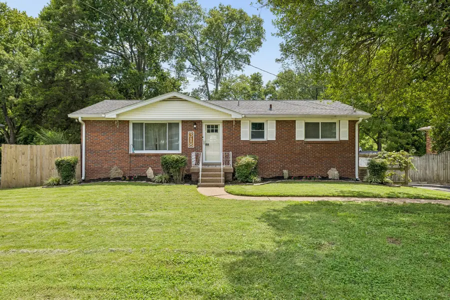 318 Jacksonian Dr, Hermitage, TN 37076 - #2