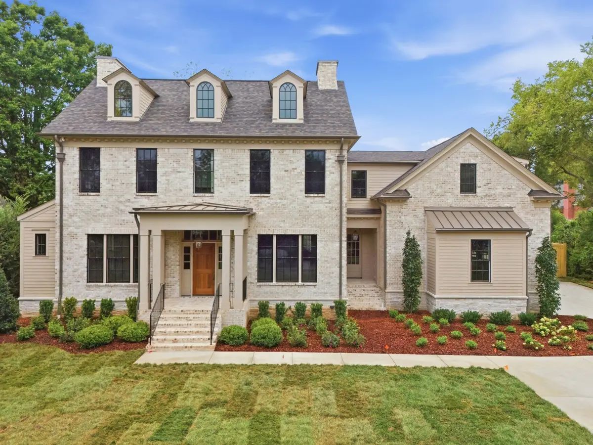 215 Page Rd, Nashville, TN 37205 - #1