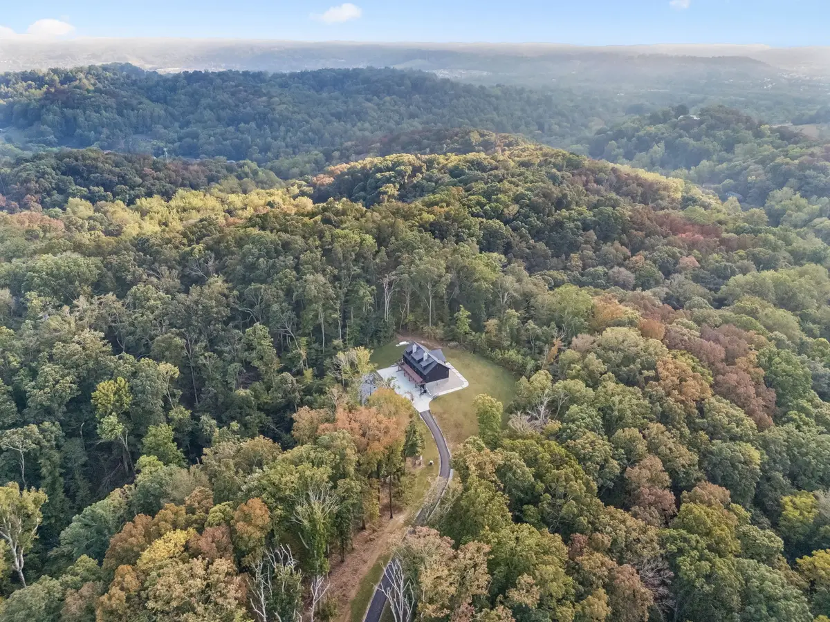 7650 Chipmunk Ln, Nashville, TN 37221 - #1