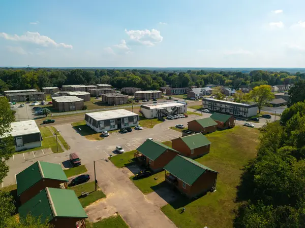 809 Old Hickory Blvd, Jackson, TN 38305