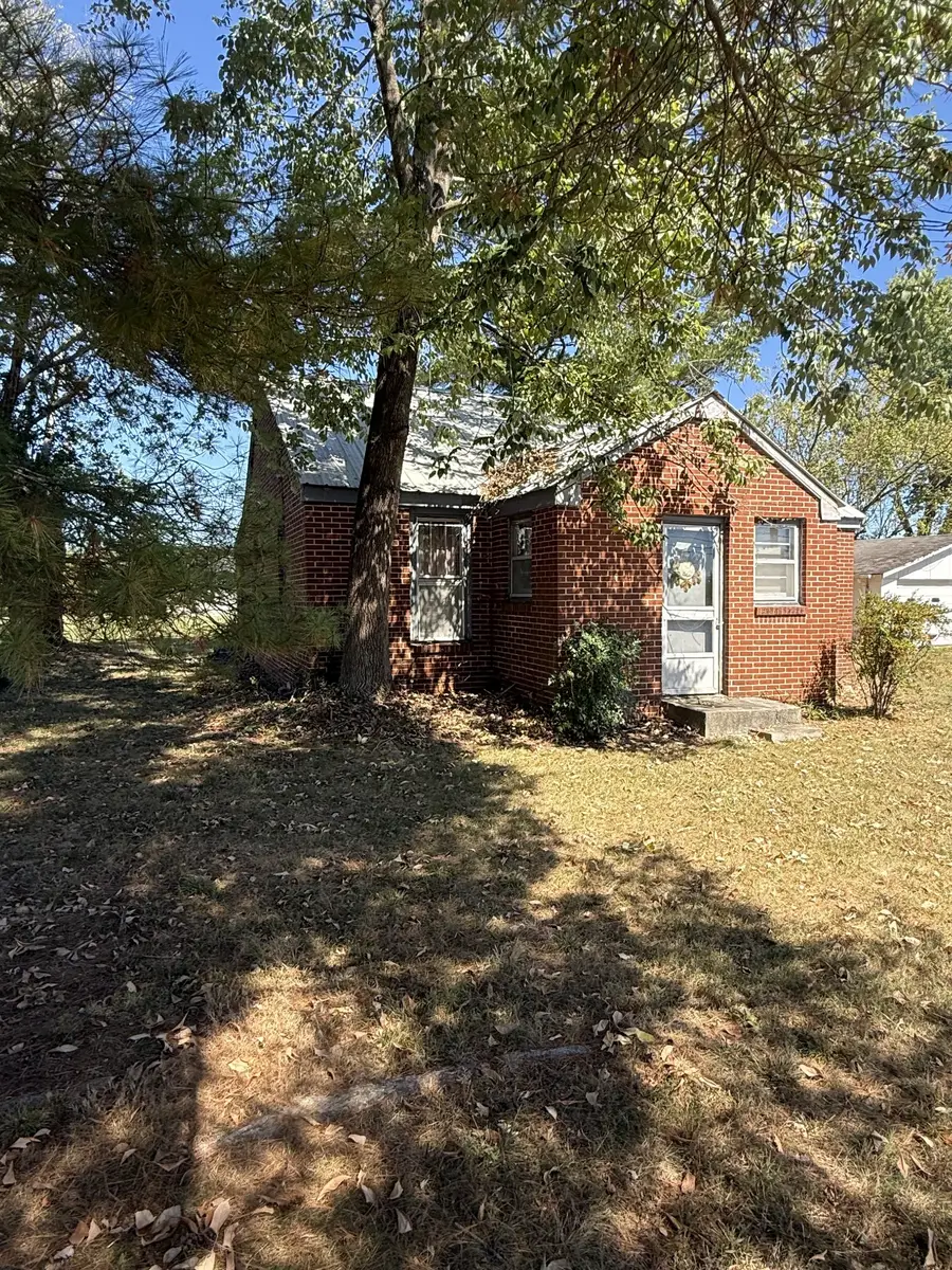 180 Old Post Rd, McMinnville, TN 37110 - #3
