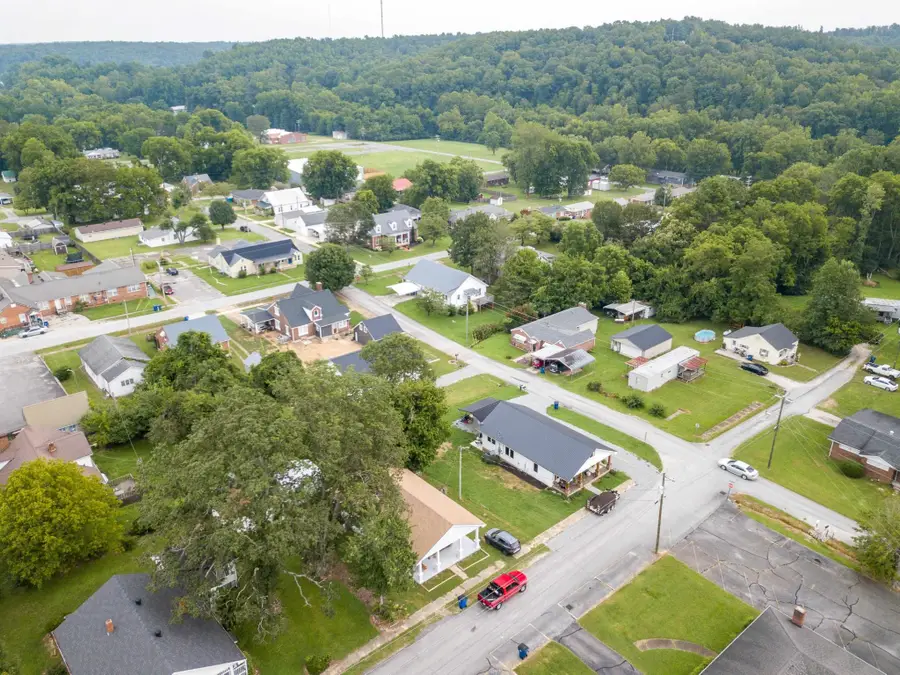 115 E Songer St, Waynesboro, TN 38485 - #3