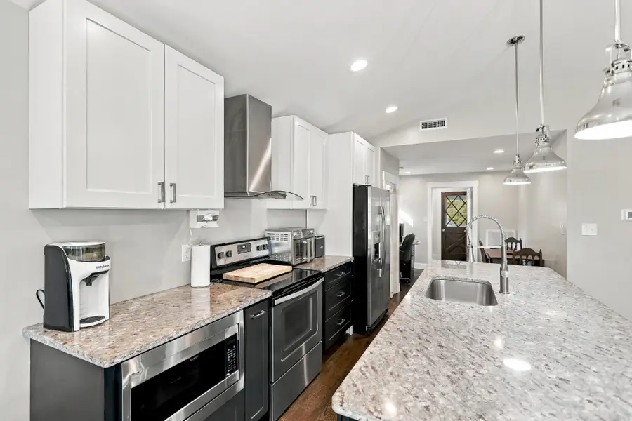 905 S Russell St, Portland, TN 37148 - #3