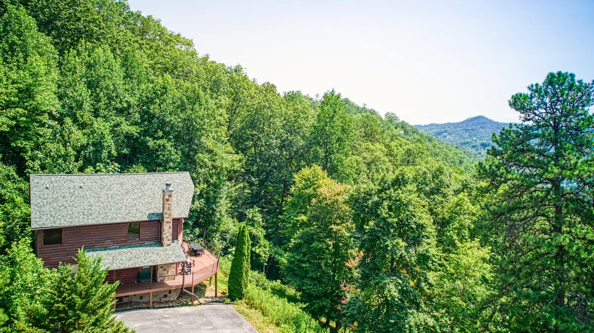 2733 Pine Crest Ln, Sevierville, TN 37862 - #1