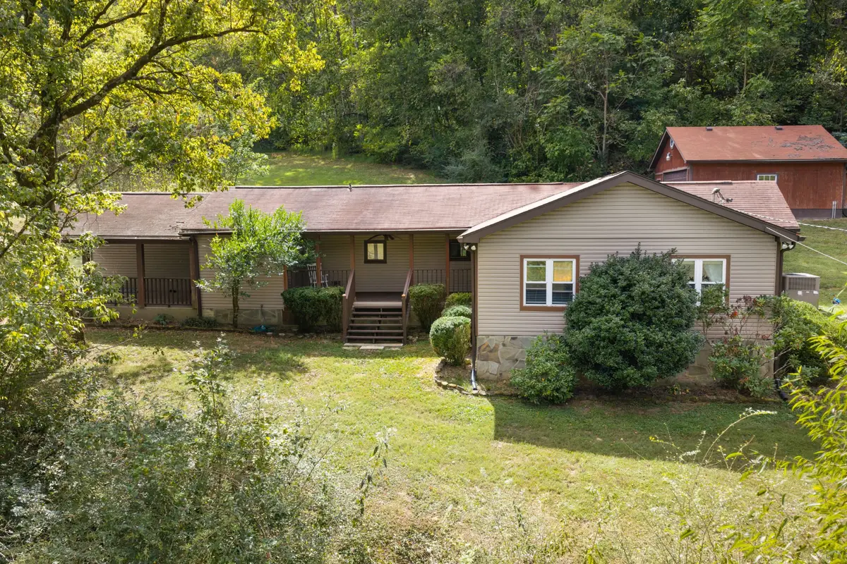 4833 Eatons Creek Rd, Nashville, TN 37218 - #1