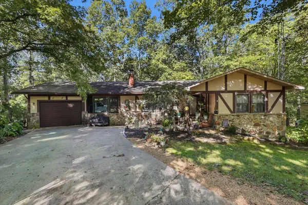 16 Sweetbriar Ct, Crossville, TN 38558