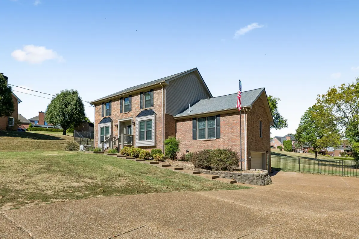 622 Cumberland Hills Dr, Hendersonville, TN 37075 - #1