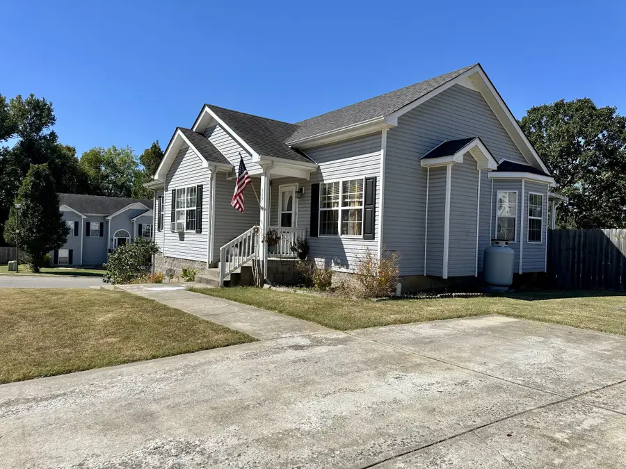 1697 Parkside Dr, Clarksville, TN 37042 - #2