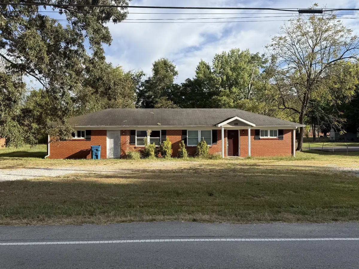 909 Oak Dr, Manchester, TN 37355 - #1