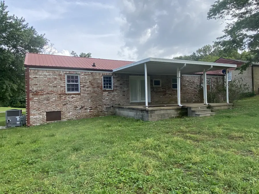 435 Ashe Ave, New Johnsonville, TN 37134 - #3
