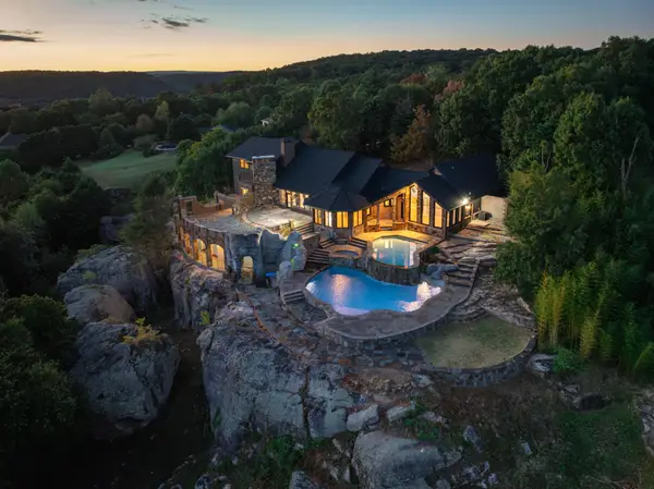 8608 Brow Lake Rd, Soddy Daisy, TN 37379