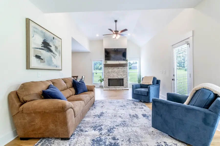 2094 Beverly Ct, Springfield, TN 37172 - #2