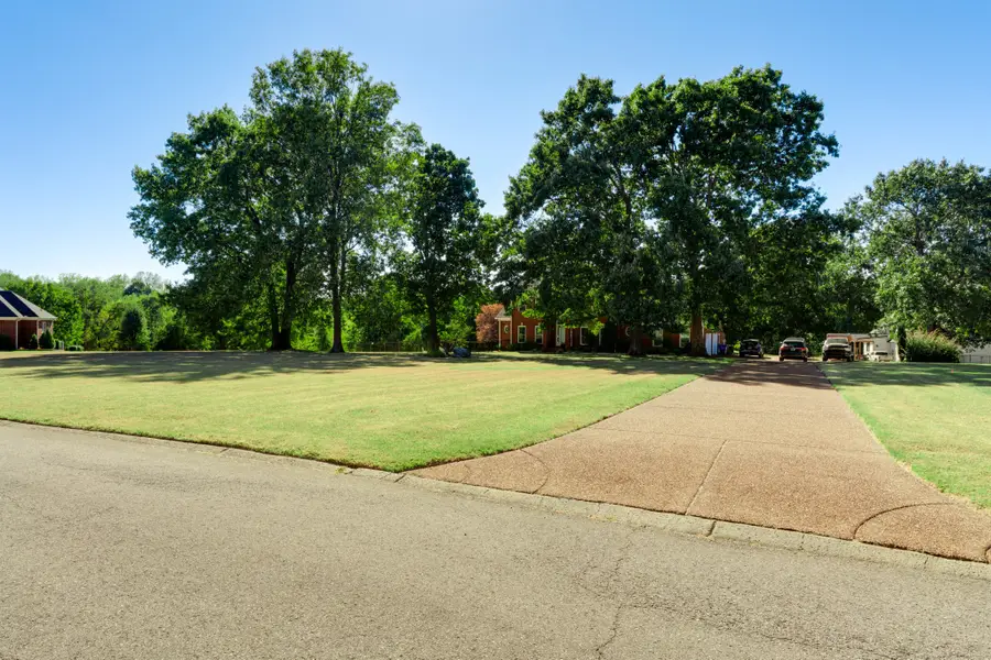 1024 Cherry Springs Dr, Cottontown, TN 37048 - #2