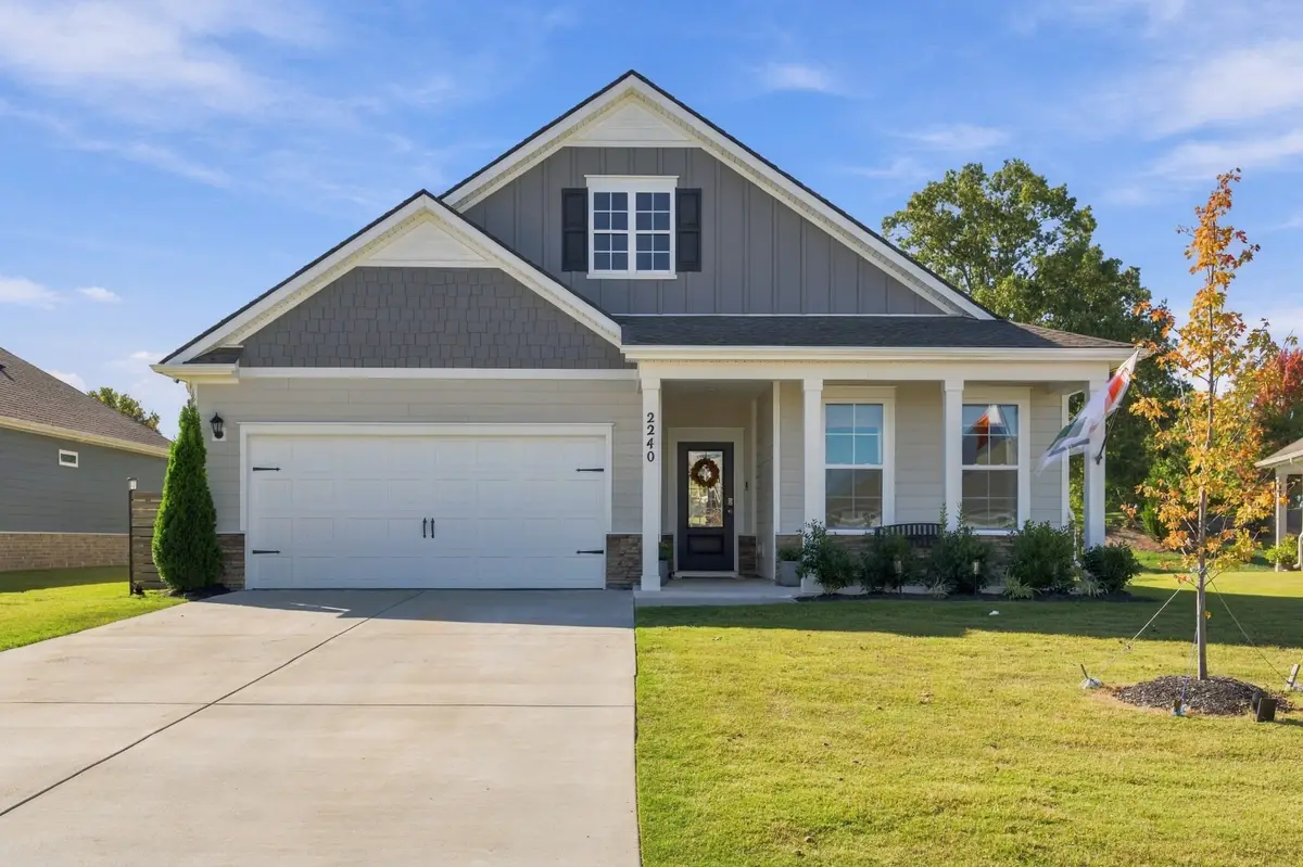 2240 Quinn Dr, White House, TN 37188 - #1