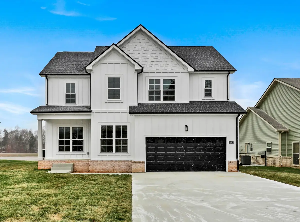3166 E Old Ashland City Rd, Clarksville, TN 37043 - #1