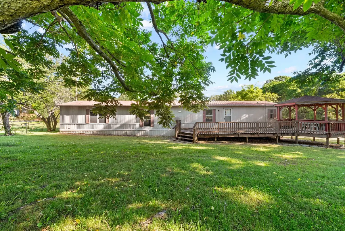 54 Frederick Pl, Linden, TN 37096 - #1