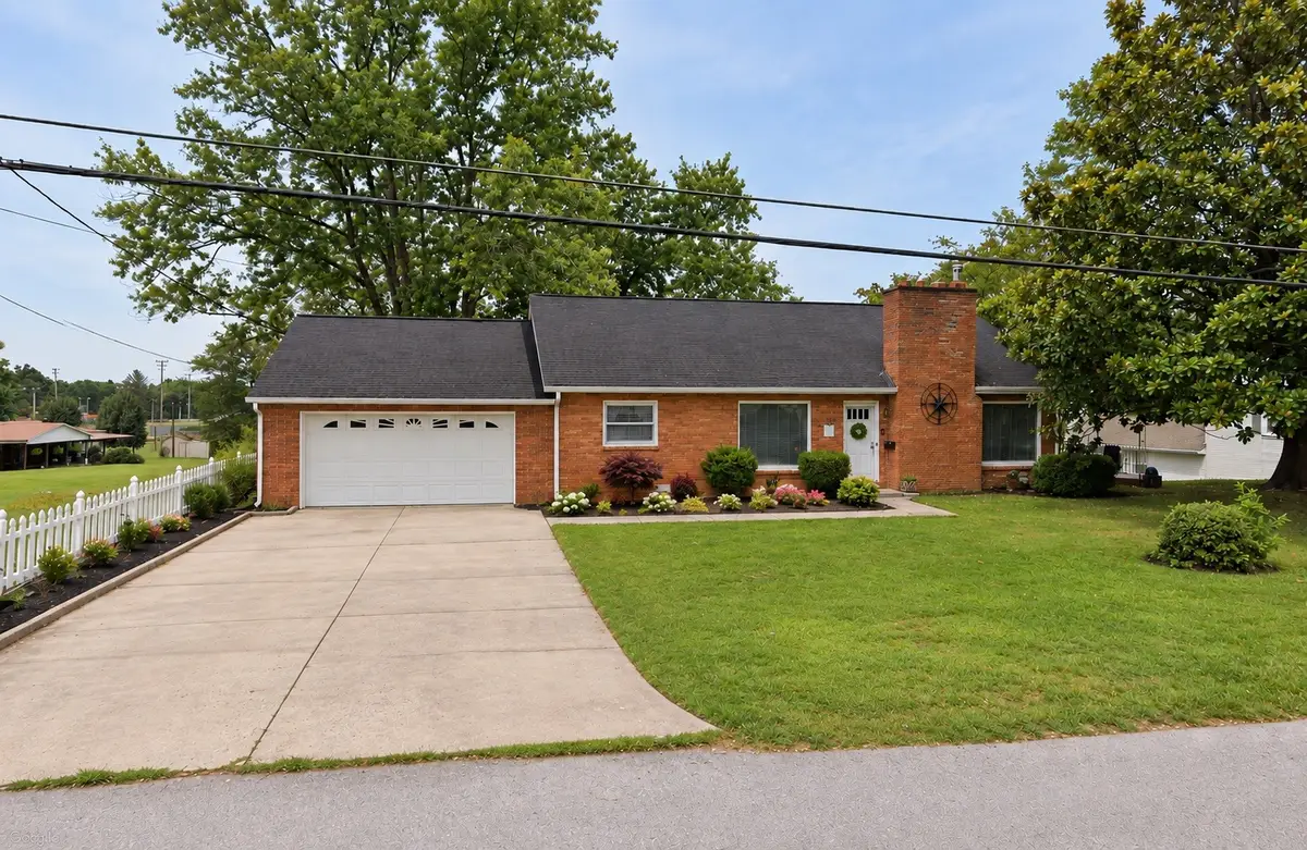118 Keaton St, Livingston, TN 38570 - #1