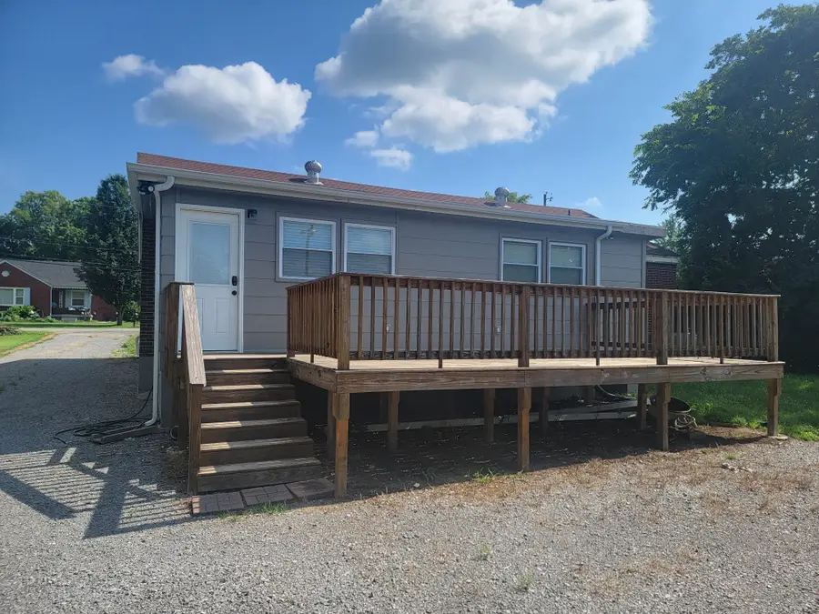 111 Campus Dr, Hendersonville, TN 37075 - #3