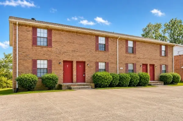 1630 Baltimore Dr, Clarksville, TN 37043