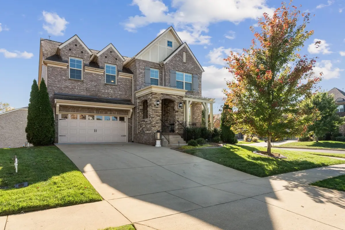 687 Fall Creek Cir, Goodlettsville, TN 37072 - #1