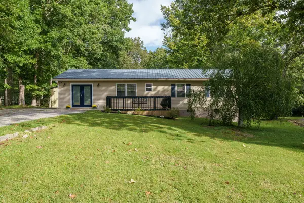 240 Birchwood Dr, Crossville, TN 38555