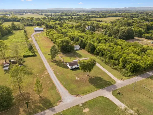 4976 Comstock Rd, Chapel Hill, TN 37034