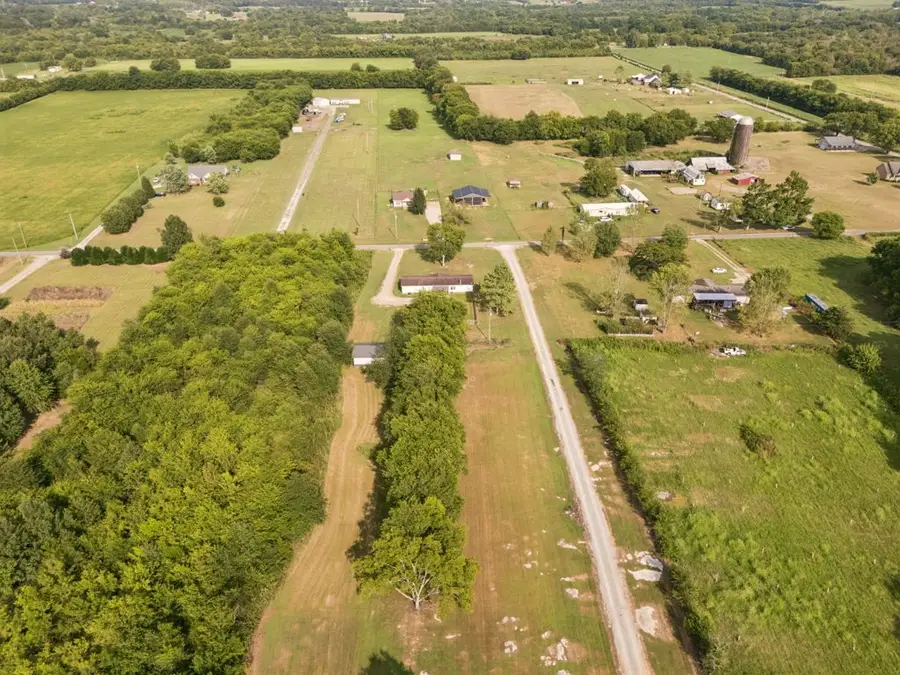 4976 Comstock Rd, Chapel Hill, TN 37034 - #2