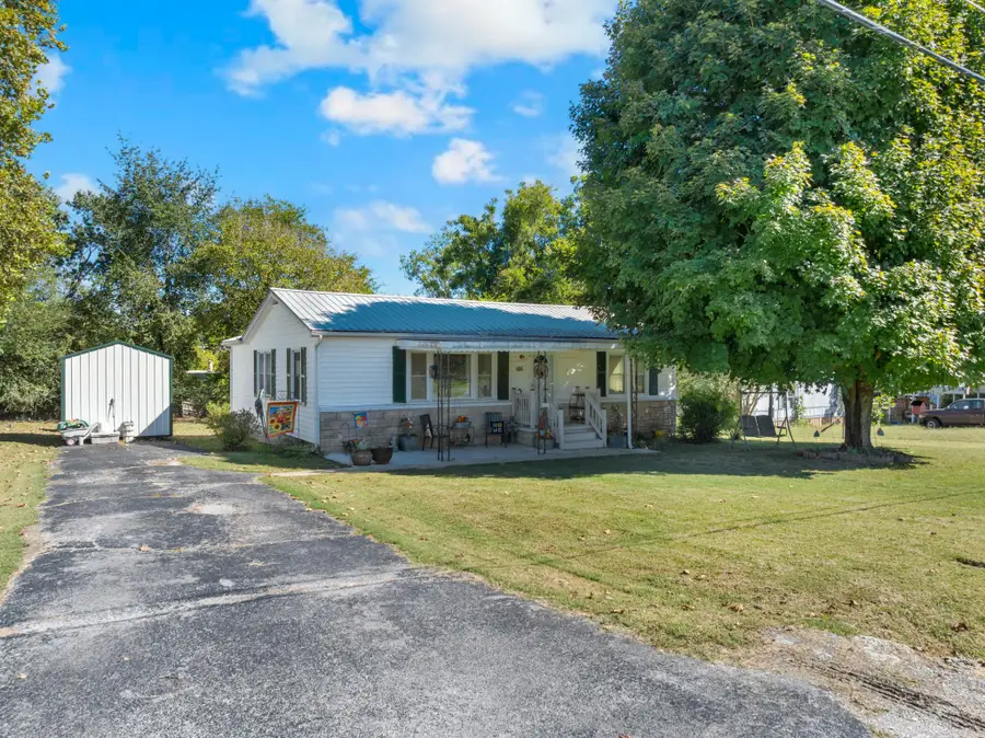 105 Wells St, Estill Springs, TN 37330 - #3