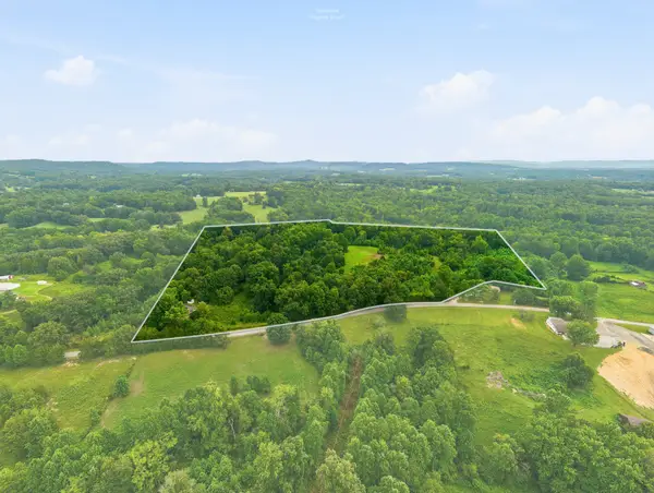 329 Old Standing Stone Rd, Livingston, TN 38570