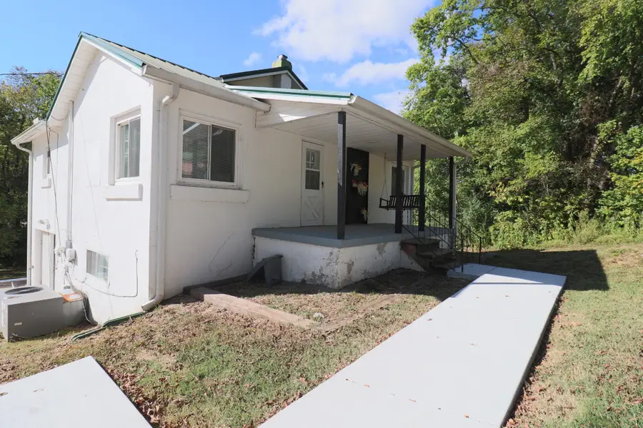 8294 Lawrenceburg Hwy, Mount Pleasant, TN 38474 - #2