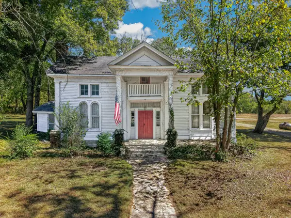 330 Swan Creek Rd, Fayetteville, TN 37334